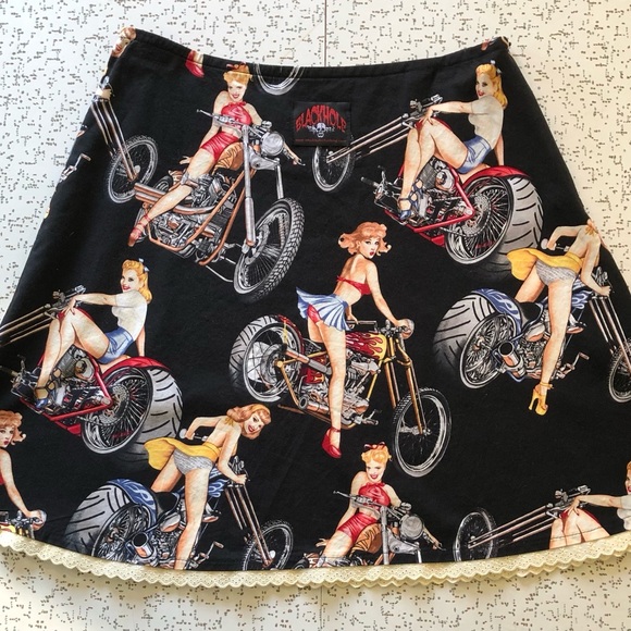 Pin-up Biker Semi-Circle Skirt - Picture 2 of 5